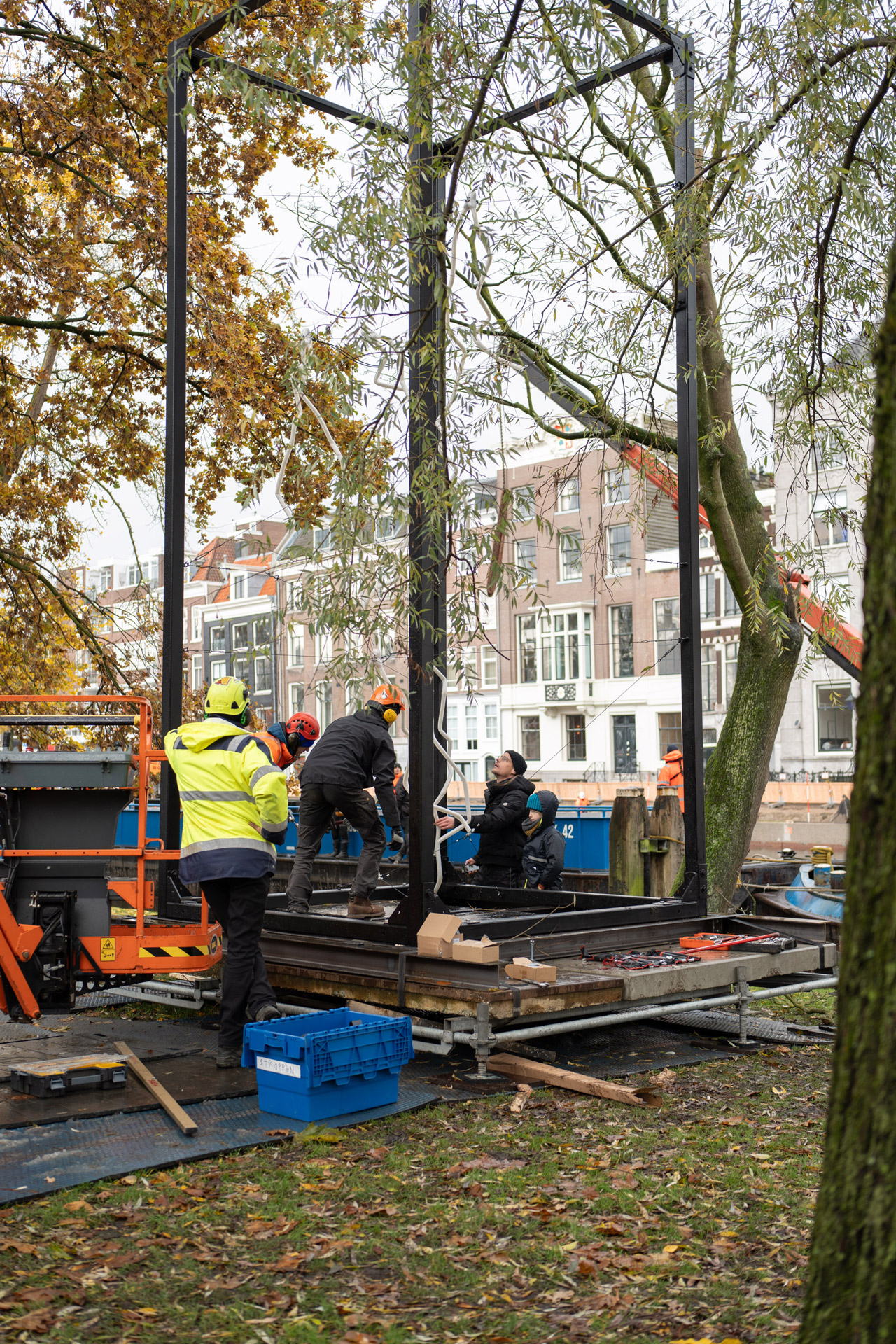 Lifting the sculpture into position